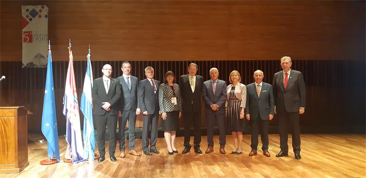 Slika /NG/11 studeni/5 susret hrvatske dijaspore/20191128_182224(1).jpg